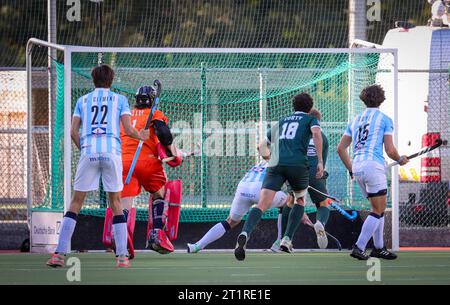 Waterloo, Belgien. Oktober 2023. Blaise Rogeau von Watducks erzielte das Tor 1-0 während eines Hockeyspiels zwischen Waterloo Ducks und Gantoise am Sonntag, den 15. Oktober 2023, in Waterloo, am siebten Tag der Saison 2023-2024. BELGA PHOTO VIRGINIE LEFOUR Credit: Belga News Agency/Alamy Live News Stockfoto