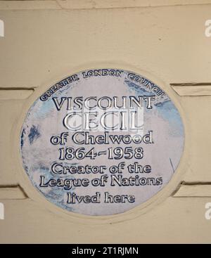 Greater London Council Blaue Plakette, die darauf hinweist, dass Viscount Cecil aus Chelwood in diesem Haus in Belgravia, London, Großbritannien, lebte Stockfoto