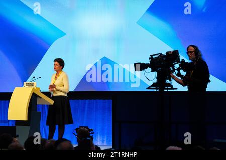 Aberdeen, Schottland, Großbritannien. Oktober 2023. Der Eröffnungstag der 89. Jährlichen nationalen Konferenz im P and J Live Konferenzzentrum in Aberdeen, Schottland. Alison Thewliss Parlamentsabgeordnete hält eine Rede über die Unabhängigkeitsstrategie der SNP. Iain Masterton/Alamy Live News Stockfoto