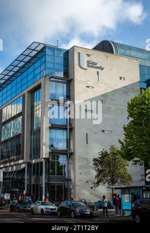 Belfast, Großbritannien, 29. September 2023. Straßenblick auf den Campus der Ulster University Belfast. Stockfoto