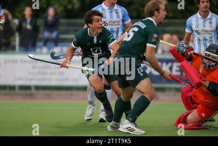 Waterloo, Belgien. Oktober 2023. Watducks Charlie Langendries feiert, nachdem er am Sonntag, den 15. Oktober 2023, am siebten Tag der Saison 2023-2024, in Waterloo ein Hockeyspiel zwischen Waterloo Ducks und Gantoise erzielt hat. BELGA PHOTO VIRGINIE LEFOUR Credit: Belga News Agency/Alamy Live News Stockfoto