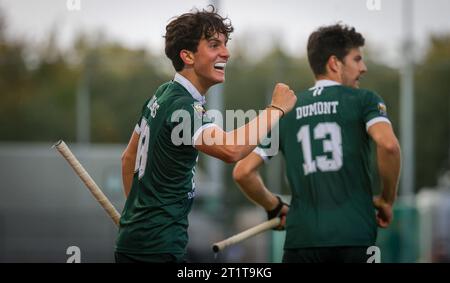 Waterloo, Belgien. Oktober 2023. Watducks Charlie Langendries feiert, nachdem er am Sonntag, den 15. Oktober 2023, am siebten Tag der Saison 2023-2024, in Waterloo ein Hockeyspiel zwischen Waterloo Ducks und Gantoise erzielt hat. BELGA PHOTO VIRGINIE LEFOUR Credit: Belga News Agency/Alamy Live News Stockfoto