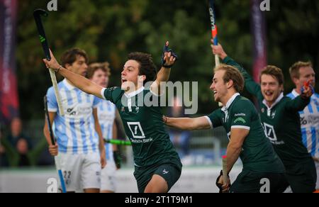 Waterloo, Belgien. Oktober 2023. Watducks Charlie Langendries feiert, nachdem er am Sonntag, den 15. Oktober 2023, am siebten Tag der Saison 2023-2024, in Waterloo ein Hockeyspiel zwischen Waterloo Ducks und Gantoise erzielt hat. BELGA PHOTO VIRGINIE LEFOUR Credit: Belga News Agency/Alamy Live News Stockfoto