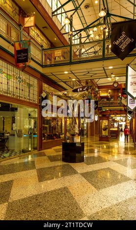 Brisbane Arcade mit verschiedenen Geschäften zum Einkaufen im CBD von Brisbane, Queensland, Australien Stockfoto