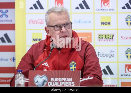 Brüssel, Belgien Oktober 2023. Schwedens Cheftrainer Janne Andersson wurde während einer Pressekonferenz der schwedischen Fußballnationalmannschaft im King Baudouin Stadion (Stade ROI Baudouin - Koning Boudewijn stadion) am Sonntag, den 15. Oktober 2023, vorgestellt. Die belgische Fußballnationalmannschaft Red Devils spielt am Montag gegen Schweden, das Spiel 7/8 in der Gruppe F der EM 2024 Qualifikation. BELGA FOTO BRUNO FAHY Credit: Belga News Agency/Alamy Live News Stockfoto