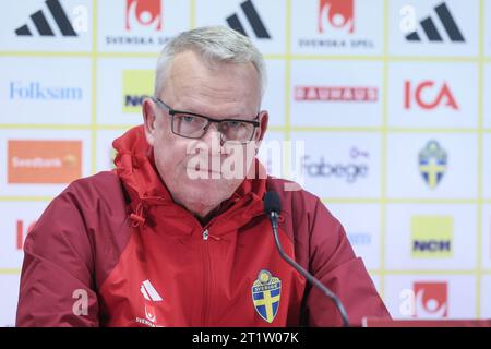 Brüssel, Belgien Oktober 2023. Schwedens Cheftrainer Janne Andersson wurde während einer Pressekonferenz der schwedischen Fußballnationalmannschaft im King Baudouin Stadion (Stade ROI Baudouin - Koning Boudewijn stadion) am Sonntag, den 15. Oktober 2023, vorgestellt. Die belgische Fußballnationalmannschaft Red Devils spielt am Montag gegen Schweden, das Spiel 7/8 in der Gruppe F der EM 2024 Qualifikation. BELGA FOTO BRUNO FAHY Credit: Belga News Agency/Alamy Live News Stockfoto