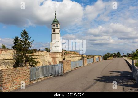 Belgrad, Serbien - 14. September 2023: Sahat-Uhrenturm, 18. Jahrhundert in der Festung Kalemegdan Stockfoto