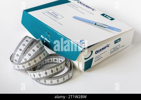 Ozempic Insulininjektions-Pen oder Insulinpatronen-Pen für Diabetiker. Medizinische Geräte für Diabetesvorsteher. Stockfoto