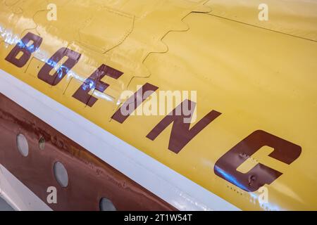 Chantilly, VA - 14. 10. 2023: Boeing-Schablone eines alten Passagierflugzeugs Stockfoto