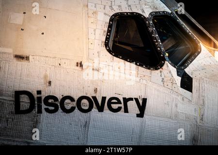 Chantilly, VA, 14. 10. 2023: Nahaufnahme des Cockpits des Discovery Space Shuttle Stockfoto