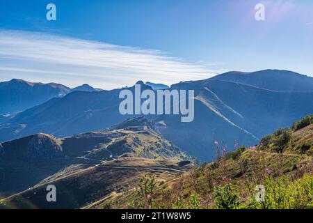 Von Limone Piemont über die Salzstraße zu den Peyrefiqye Seen Stockfoto