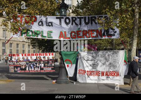 Paris, Frankreich. Oktober 2023. Kundgebung der algerischen Diaspora gegen das algerische politisch-militärische System am 15. Oktober 2023 auf dem Place de la République in Paris. Quelle: Bernard Menigault/Alamy Live News. Stockfoto