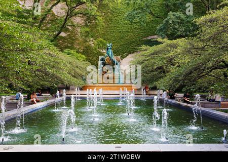 Brunnen der Großen Seen, geschaffen von Lorado Taft n 1913. South Garden am Art Institute of Chicago, Chicago, Illinois, USA Stockfoto