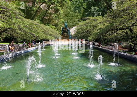 Brunnen der Großen Seen, geschaffen von Lorado Taft n 1913. South Garden am Art Institute of Chicago, Chicago, Illinois, USA Stockfoto