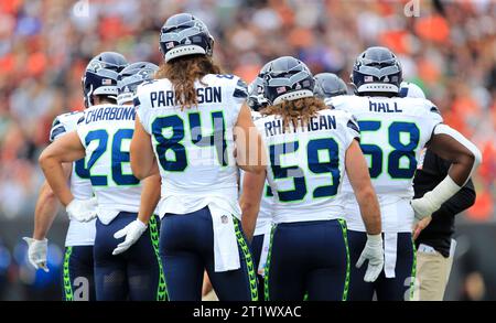 Cincinnati, Ohio, USA. Oktober 2023. Die Seattle Seahawks kämpfen während des regulären Saisonspiels zwischen den Seattle Seahawks und den Cincinnati Bengals in Cincinnati, Ohio. JP Waldron/Cal Sport Media/Alamy Live News Stockfoto