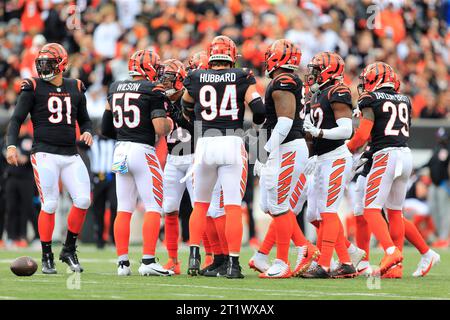 Cincinnati, Ohio, USA. Oktober 2023. Die Cincinnati Bengals spielen während des regulären Saisonspiels zwischen den Seattle Seahawks und Cincinnati Bengals in Cincinnati, Ohio. JP Waldron/Cal Sport Media/Alamy Live News Stockfoto