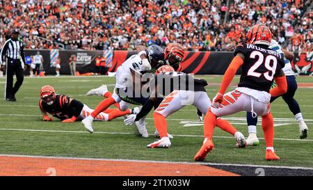 Cincinnati, Ohio, USA. Oktober 2023. Während des regulären Saisonspiels zwischen den Seattle Seahawks und Cincinnati Bengals in Cincinnati, Ohio. JP Waldron/Cal Sport Media/Alamy Live News Stockfoto