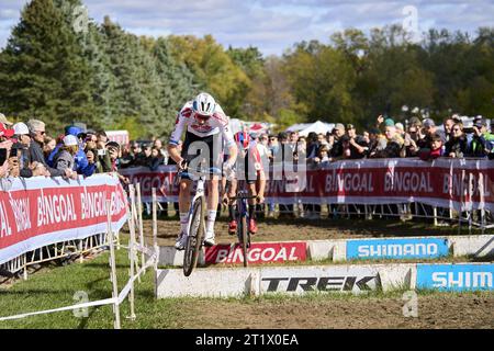 Waterloo, Usa. Oktober 2023. Der belgische Michael Vanthourenhout wurde während der ersten Etappe (1/14) des Cyclocross-Weltmeisterschaftswettbewerbs der UCI-Weltmeisterschaft in Waterloo, Wisconsin, USA, am Sonntag, den 15. Oktober 2023, in Aktion genommen. BELGA FOTORECHNUNG SCHIEKEN Credit: Belga Nachrichtenagentur/Alamy Live News Stockfoto