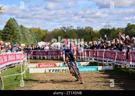 Waterloo, USA. Oktober 2023. Der belgische PIM Ronhaar wurde am 15. Oktober 2023 während des Cyclocross-Wettbewerbs der UCI-Weltmeisterschaft in Waterloo, Wisconsin, USA, im Einsatz gezeigt. (Foto: Bill Schieken/SIPA USA) Credit: SIPA USA/Alamy Live News Stockfoto