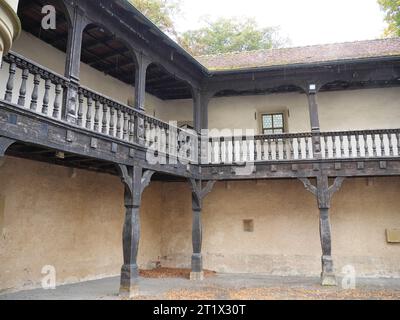 Innenhof mit Zinnen im Schloss Götzenburg in Jagsthausen Stockfoto