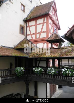 Innenhof mit Zinnen im Schloss Götzenburg in Jagsthausen Stockfoto