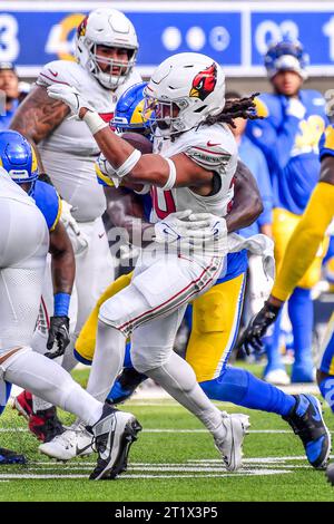 Inglewood, CA. Oktober 2023. Arizona Cardinals Running Back Keaontay Ingram (30) in Aktion im zweiten Quartal während des NFL-Fußballspiels gegen die Arizona Cardinals. Pflichtfoto: Louis Lopez/Cal Sport Media/Alamy Live News Stockfoto