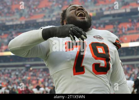 Cleveland, Usa. Oktober 2023. Cleveland Browns Dawand Jones (79) hat am 15. Oktober 2023 gegen San Francisco 49ers in Cleveland (Ohio) gekämpft. Foto: Aaron Josefczyk/UPI Credit: UPI/Alamy Live News Stockfoto