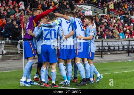 Oslo, Norwegen 15. Oktober 2023 Pablo Martin Paez Gavira von Spanien und Barcelona fc feiert das Tor mit seinen Teamkollegen während der Qualifikationsrunde zur UEFA-Europameisterschaft 2024 Gruppe A Spiel zwischen Norwegen und Spanien im Ullevaal Stadion in Oslo, Norwegen. Credit: Nigel Waldron/Alamy Live News Stockfoto