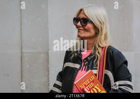 London, Großbritannien. Oktober 2023. Britische Fernsehmoderatorin Gaby Roslin vor der BBC in London, UK Credit: Imageplotter/Alamy Live News Stockfoto