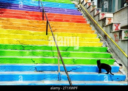 Istanbul, Türkiye. Regenbogentreppe von Istanbul Stockfoto