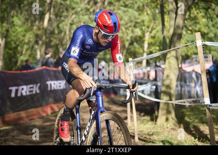 Waterloo, Usa. Oktober 2023. Der belgische Thibau Nys wurde am Sonntag, den 15. Oktober 2023 in Waterloo, Wisconsin, USA, während der ersten Etappe (1/14) des UCI World Cup Cyclocross Competition in Waterloo, Wisconsin, USA, gezeigt. BELGA FOTORECHNUNG SCHIEKEN Credit: Belga Nachrichtenagentur/Alamy Live News Stockfoto