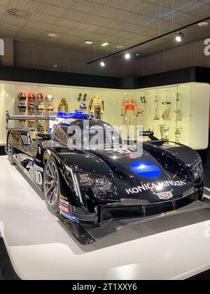 Llanera , Spanien - 10 02 2023 : Cadillac Konica Minolta Rennwagen, mit dem Fernando Alonso 2019 die 24 Stunden von Daytona gewann Stockfoto