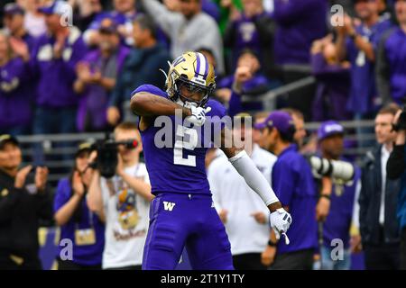 14. Oktober 2023: Der Washington Huskies Wide Receiver Rome Odunze (1) feiert mit 1:38 den Sieg im NCAA-Fußballspiel zwischen den Oregon Ducks und Washington Huskies im Husky Stadium in Seattle, WA. Washington besiegte Oregon 36–33. Steve Faber/CSM Stockfoto