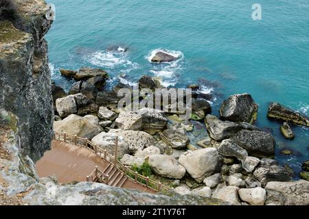 Küste des Kaspischen Meeres. Rock Trail. Kasachstan. 11. Mai 2022 Jahr. Stockfoto