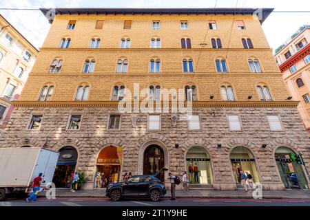 Lxury-Gebäude im Jugendstilstil an der Südseite der Via XX Settembre (6 Via XX Settembre), im Stadtzentrum von Genua, Italien. Stockfoto