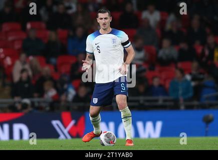 Lewis Dunk aus England & Brighton & Hove Albion. - England gegen Australien, internationales Freundschaftsspiel, Wembley Stadium, London, Großbritannien - 13. Oktober 2023. Nur redaktionelle Verwendung – es gelten Einschränkungen für DataCo Stockfoto