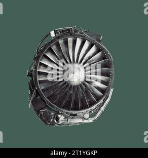 Detaillierte Nahaufnahme eines CFM56-Turbofan-Triebwerks in einem Boeing-Flugzeug. Das Bild zeigt den vorderen Lüfter des Motors in klarer Detaildarstellung. Perfekt für einen Stockfoto