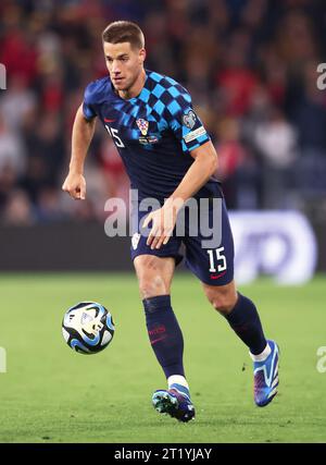 Cardiff, Großbritannien. Oktober 2023. Mario Pasalic aus Kroatien während des Qualifikationsspiels zur UEFA-Europameisterschaft im Cardiff City Stadium. Der Bildnachweis sollte lauten: Darren Staples/Sportimage Credit: Sportimage Ltd/Alamy Live News Stockfoto