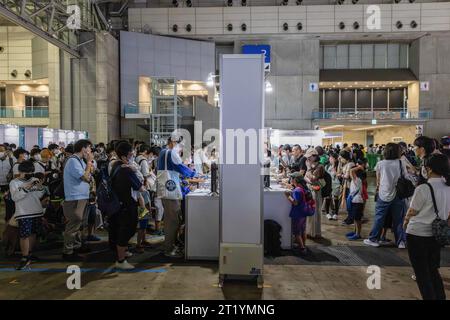 Tokio, Japan. September 2023. Besucher spielen Videospiele im Familien- und Kinderbereich auf der Tokyo Game Show 2023 in der Makuhari Messe. Im Family & Kids Bereich der Tokyo Game Show 2023 konnten Kinder und ihre Eltern neue Videospiele mit pädagogischem Hintergrund erleben. (Credit Image: © Stanislav Kogiku/SOPA Images via ZUMA Press Wire) NUR REDAKTIONELLE VERWENDUNG! Nicht für kommerzielle ZWECKE! Stockfoto
