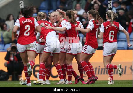 TOR 3:1, Stina Blackstenius von Arsenal Women feiert mit Arsenal Women Players Torfeier nach dem eigenen Tor von Niamh Charles of Chelsea Women. - Arsenal Women gegen Chelsea Women, FA Women's Continental Tyres League Cup Finale 2023, Selhurst Park Stadium, London, UK - 5. März 2023. Stockfoto