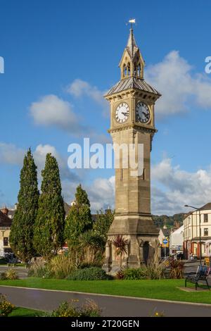 Die Albert Clock, eine Gedenkstätte für Prinz Albert, erbaut 1862, ein Jahr nach seinem Tod, in Barnstaple, Devon, Großbritannien Stockfoto