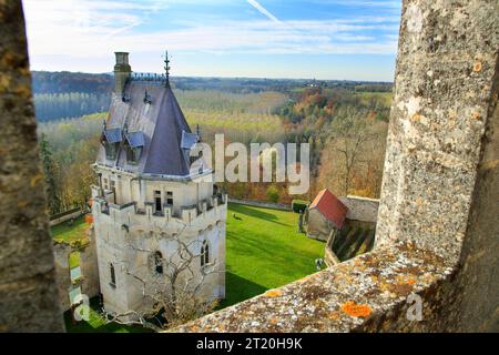 VEZ (Nordfrankreich): Der Donjon, das als nationales historisches Wahrzeichen (French Monument historique) registriert ist Stockfoto