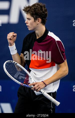 Antwerpen, Belgien. Oktober 2023. Der belgische Alexander Blockx reagiert auf ein Qualifikationsspiel für das European Open Tennis ATP Turnier am Montag, den 16. Oktober 2023 in Antwerpen. BELGA FOTO JASPER JACOBS Credit: Belga News Agency/Alamy Live News Stockfoto