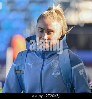 Joie Stadium, Sportcity, Manchester, England. Oktober 2023. Steph Houghton #6 der Manchester City Women trifft vor dem Spiel auf, während Manchester City Women Football Club V Bristol City Women's Football Club im Joie Stadium, in der Barclays Women's Super League/Women’s Super League. (Kreditbild: ©Cody Froggatt/Alamy Live News) Stockfoto