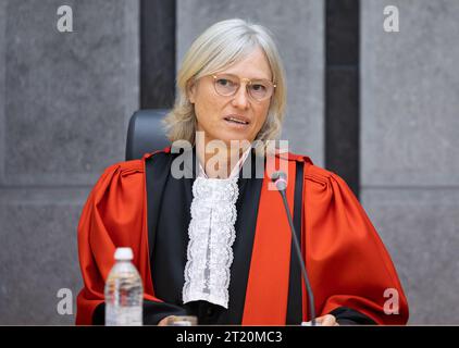 Nivelles, Belgien. Oktober 2023. Anne Leclercq, die Vorsitzende des Gerichts, dargestellt während des Assize-Prozesses gegen den afghanischen Bürger Rahmatullah Omarkhil vor dem Assize-Gericht der Region Brüssel-Hauptstadt am Montag, den 16. Oktober 2023, in Nivelles. Omarkhil wird des Mordes an seinem Landsmann Irfanullah Nani Kheli im April 2021 in Schaerbeek-Schaarbeek beschuldigt, der ihn angeblich nach einer Fehde zwischen Banden im sozialen Netzwerk TikTok erstochen hat. BELGA FOTO BENOIT DOPPAGNE Credit: Belga News Agency/Alamy Live News Stockfoto