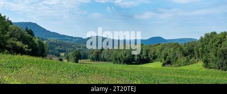 Grüne jura-Landschaft in frankreich Stockfoto