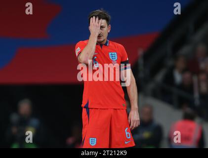 Harry Maguire aus England sieht enttäuscht und niedergeschlagen aus. - England gegen Deutschland, UEFA Nations League, Gruppe A3, Wembley Stadium, London. - 26. September 2022. Nur redaktionelle Verwendung – es gelten Einschränkungen für DataCo. Stockfoto