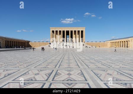 Ankara, Türkei - 10. Juli 2023: Der Komplex befindet sich im Stadtteil Cankaya in Ankara und beherbergt das Mausoleum von Mustafa Kemal Atatürk Stockfoto