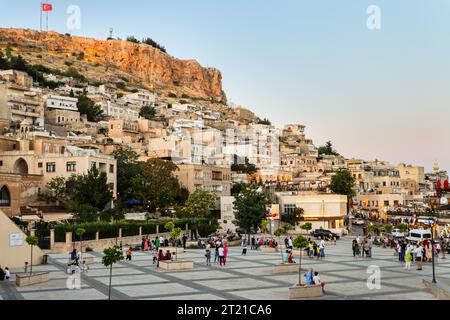 Mardin, Türkei - 16. Juli 2023: Panoramablick auf die Altstadt von Mardin. Türkei Stockfoto