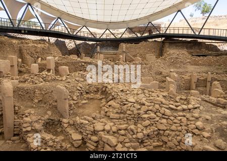 Sanliurfa, Türkei - 17. Juli 2023: Archäologische Stätte Gobeklitepe. Er ist der älteste und größte Tempel, der in der Geschichte aus der neolithischen UNESCO-Welt bekannt ist Stockfoto